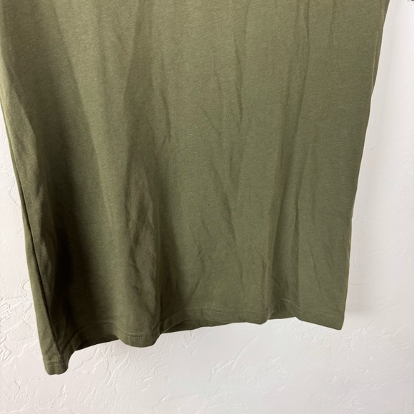 UA Under Armour Tee Shirt Top Left Chest Lockup Solid Dark Green Black Army Knit - Picture 5 of 9